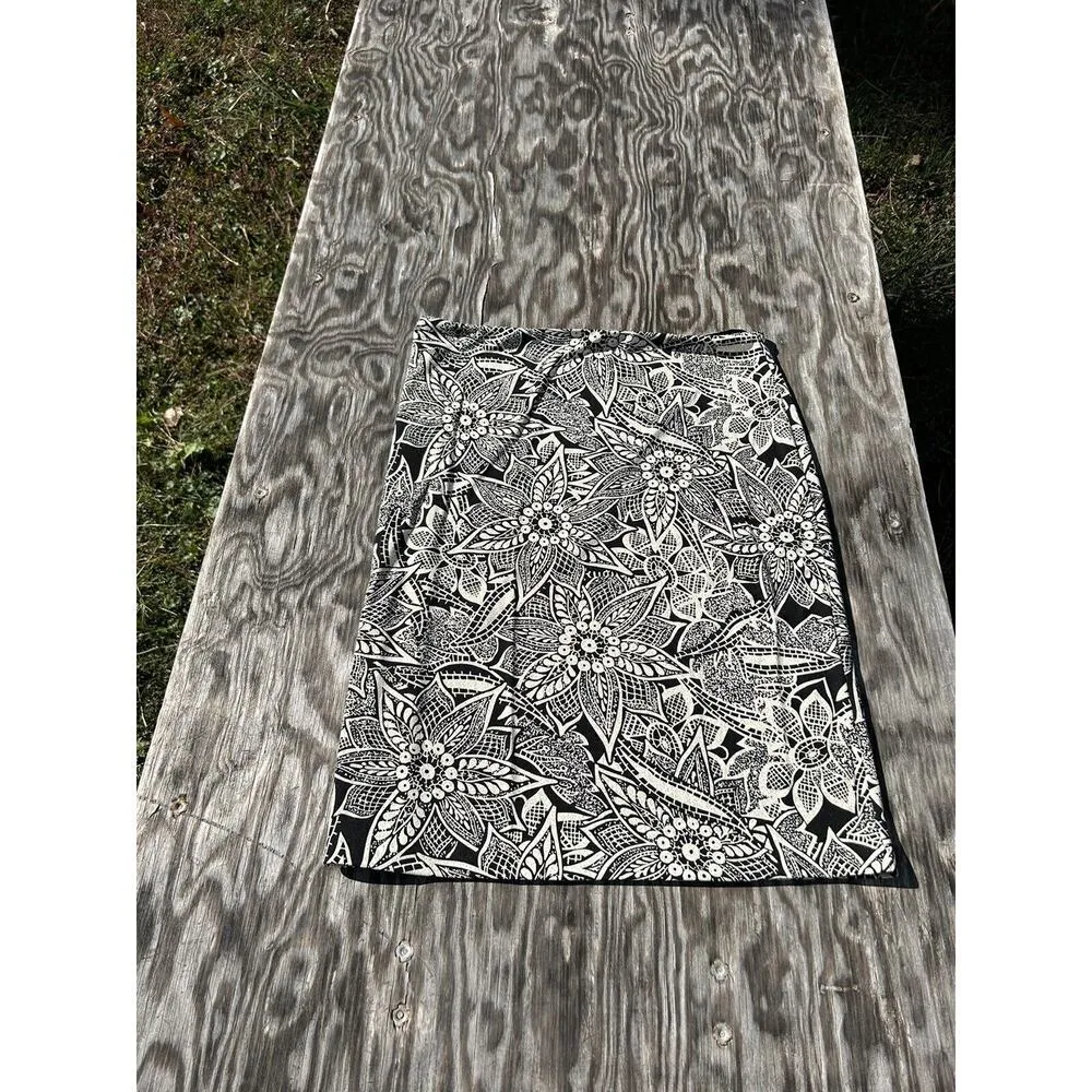 Women’s Size Large DKNY Black and Cream Pull‎ On Skirt Y2k Fairy Floral Abstract - Image 2