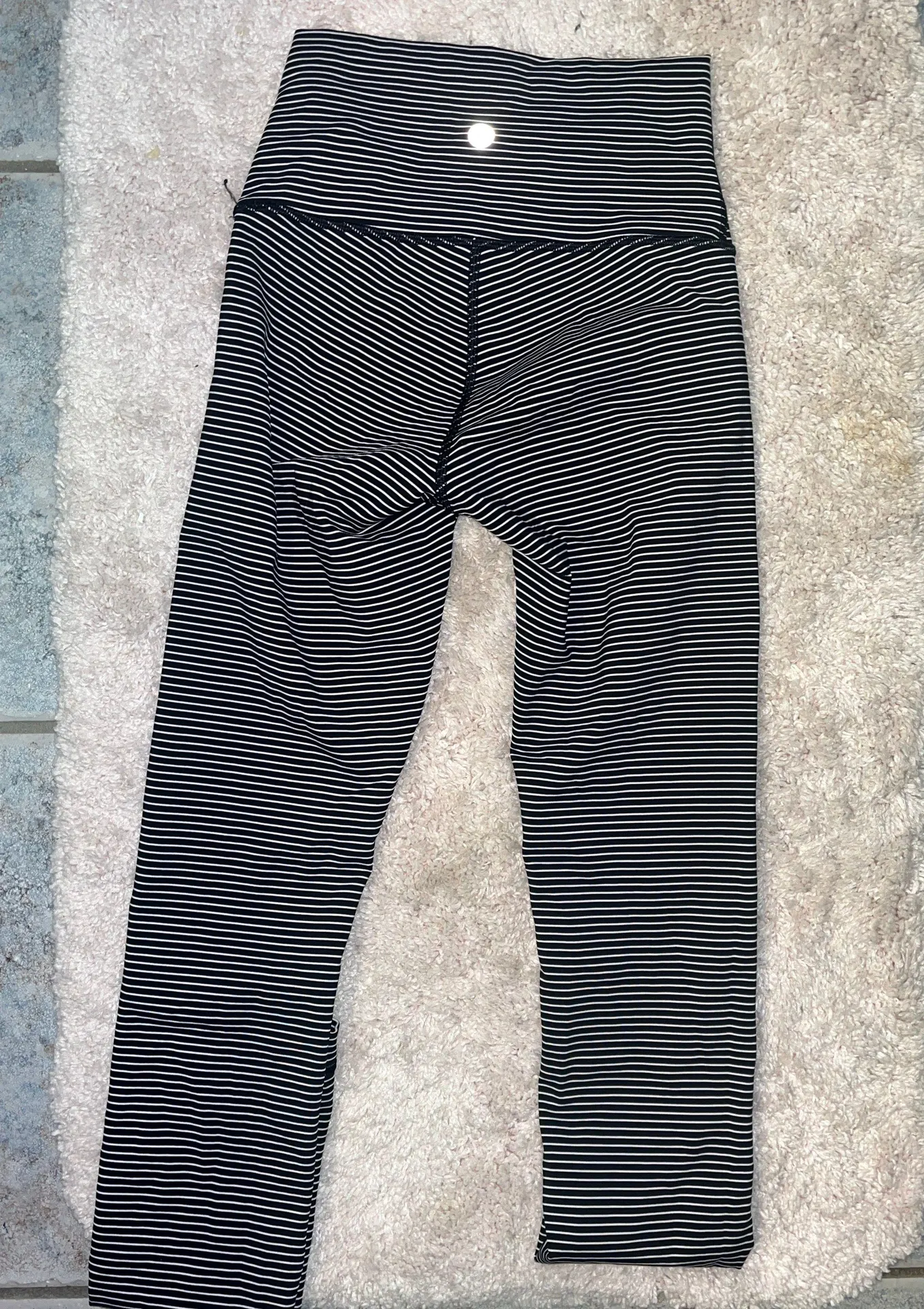 High-Rise Wunder Under Leggings - Image 3