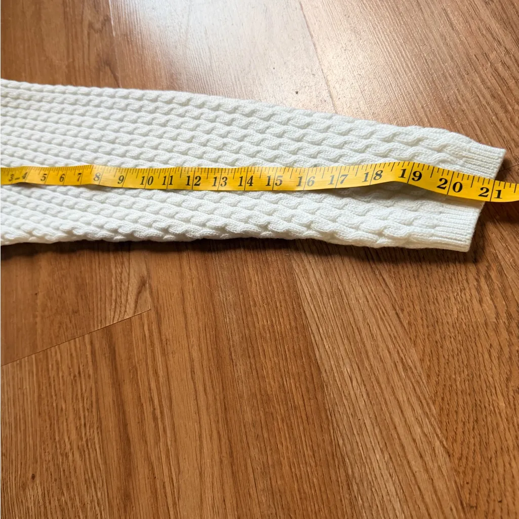 Elegant White Button - Image 10