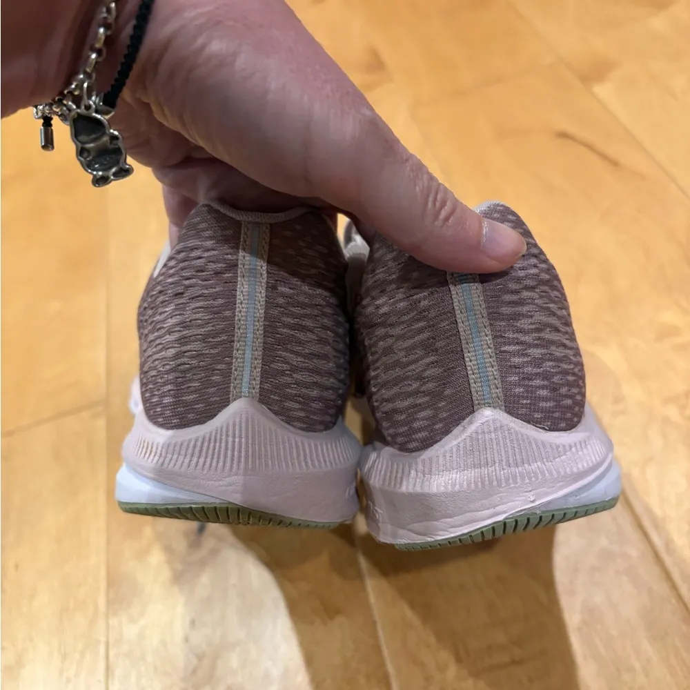 Nike Zoom Winflo 5 women’s running shoes 8.5 mauve pink - Image 5