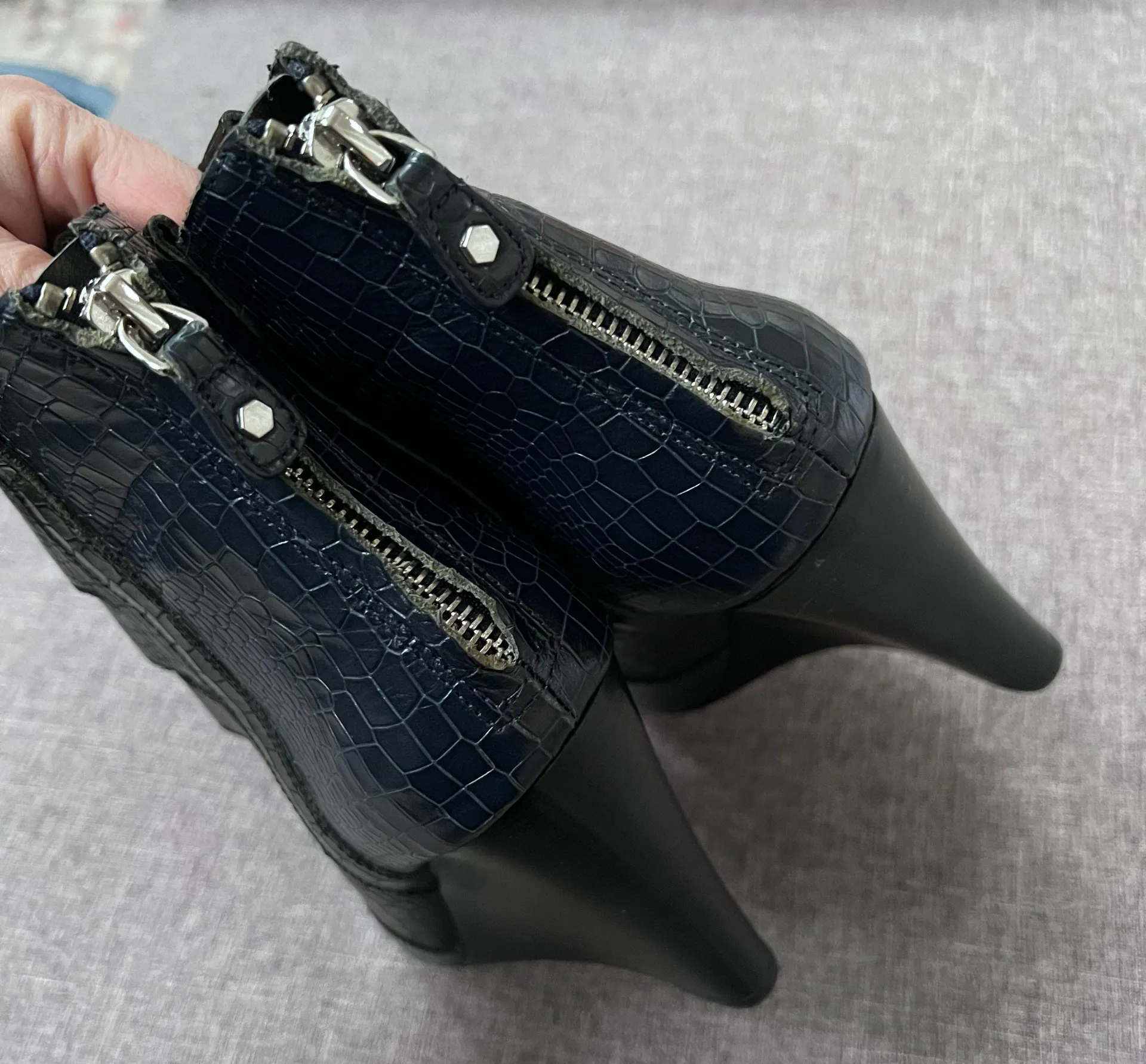 NWT Sonny Embossed Peep Toe Wedge Booties Size 9 Navy Blue Black - Image 6