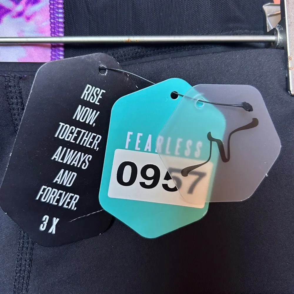 NEW Lularoe Rise Fearless Purple Capri Leggings Athleisure Workout Plus 3X 3XL - Image 11