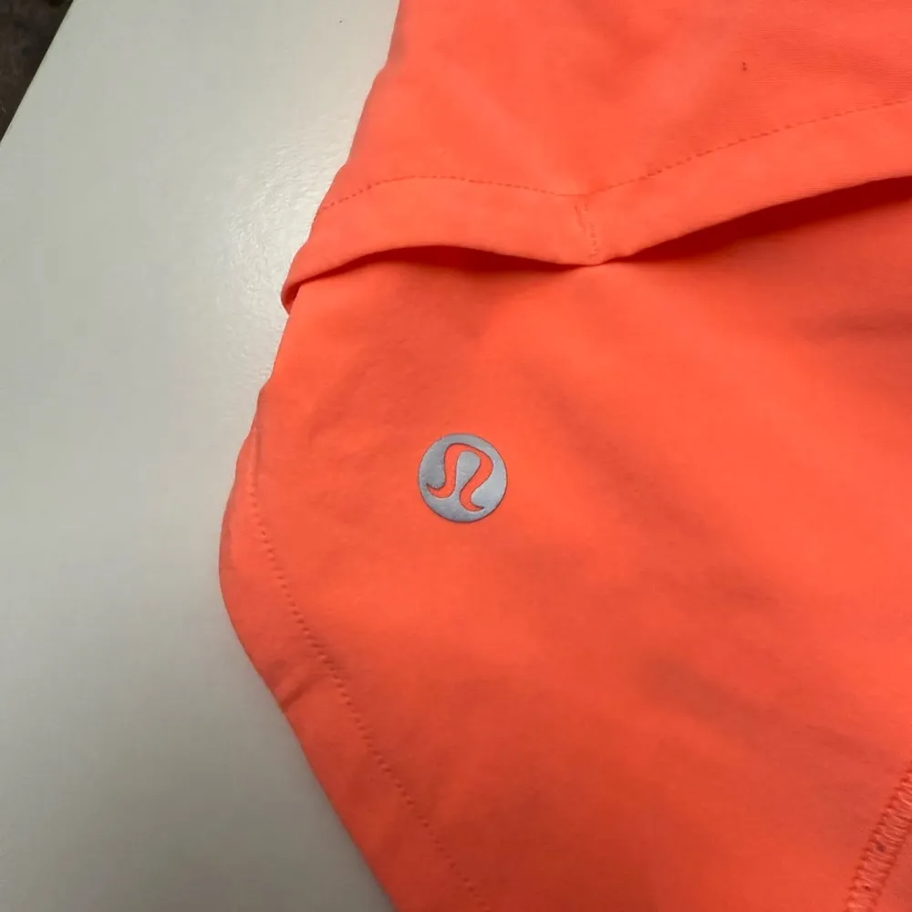 Coral Lululemon Shorts in Size 6 - Image 4