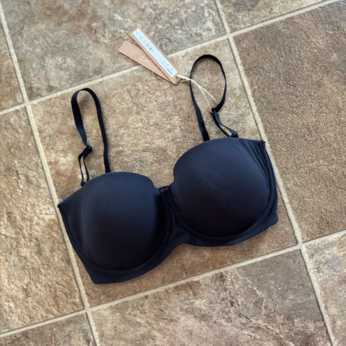 Skims Fits Everybody Strapless Bra Onyx Size 32DD - Image 5
