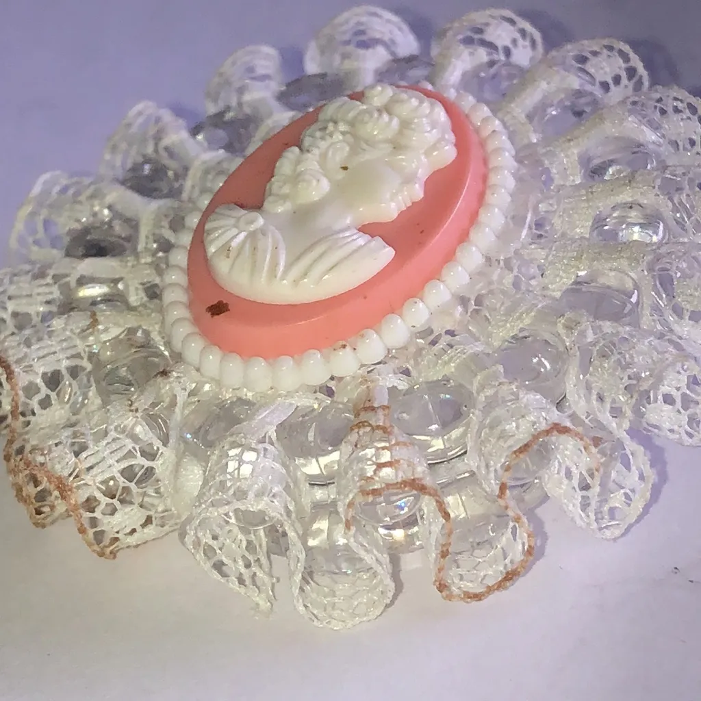Vintage Cameo Brooch with Lace Trim Pink - Image 3