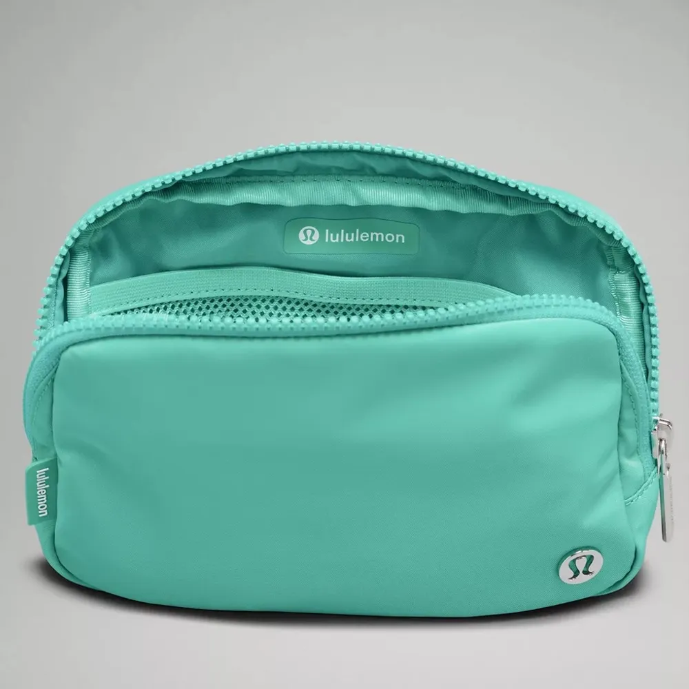 Lululemon Everywhere Belt Bag Paradise Green Crossbody Bag Fanny Pack Nwt - Image 4