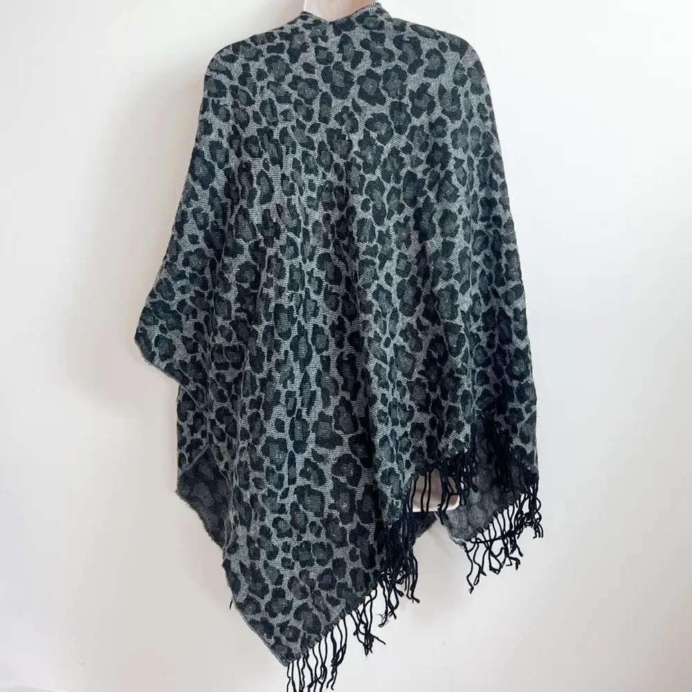 New York & Company Animal Print Knit Fringe Shawl Sweater Cape Scarf Gray Black - Image 2