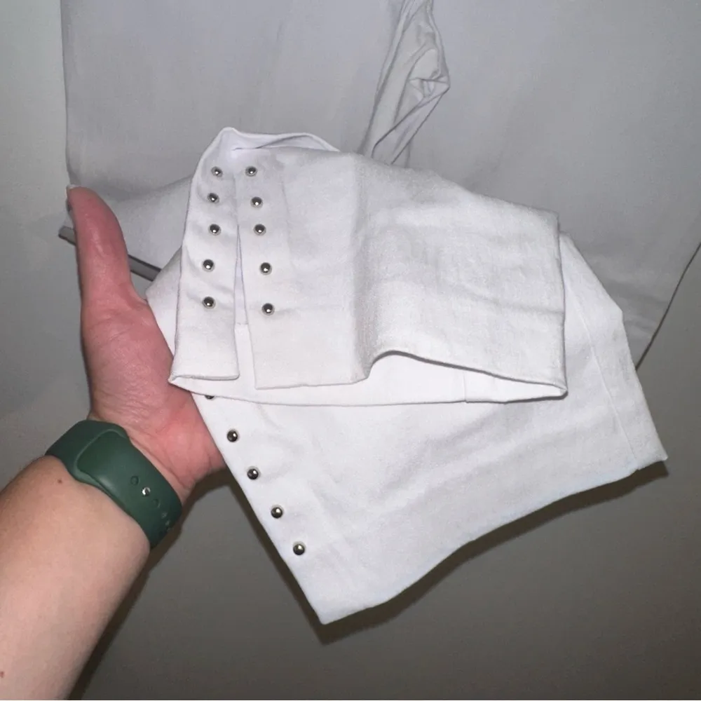 Counterparts women’s business casual White Capris Silver accents size 10 - Image 8