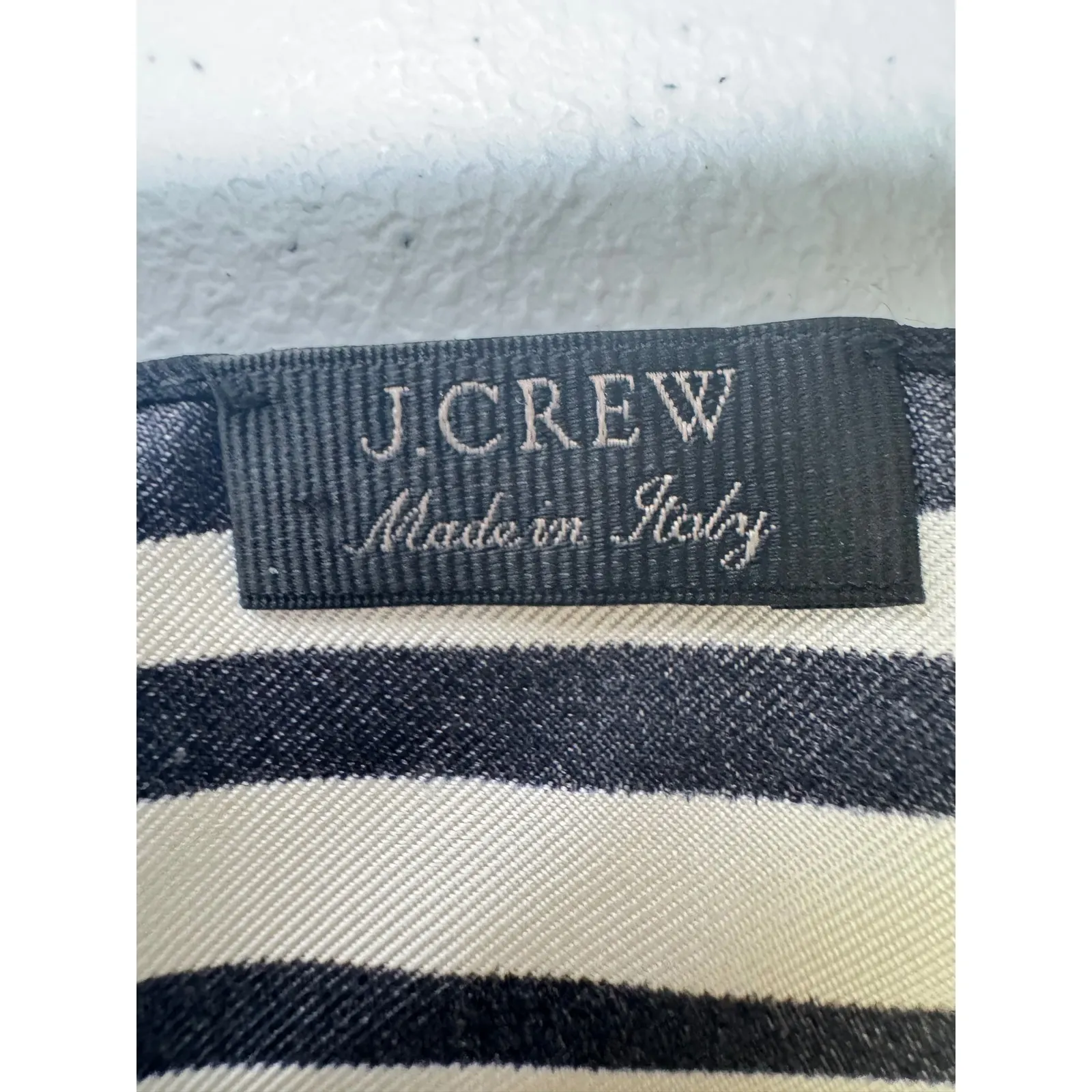 J Crew Italian Silk Bandana Scarf Très Chic Print Blue Black One Size OLD STOCK - Image 3