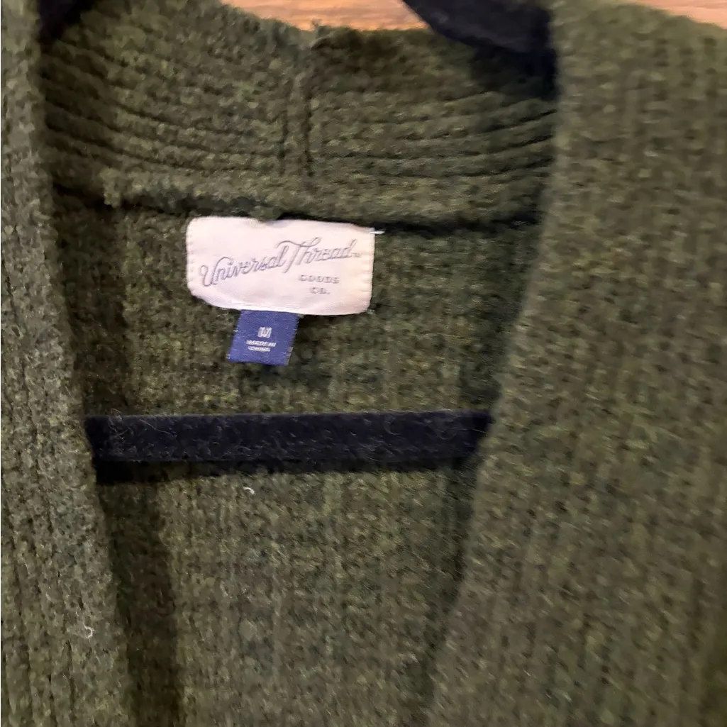 Universal Threads Universal Thread Green Button Cardigan Women’s size Medium - Image 4