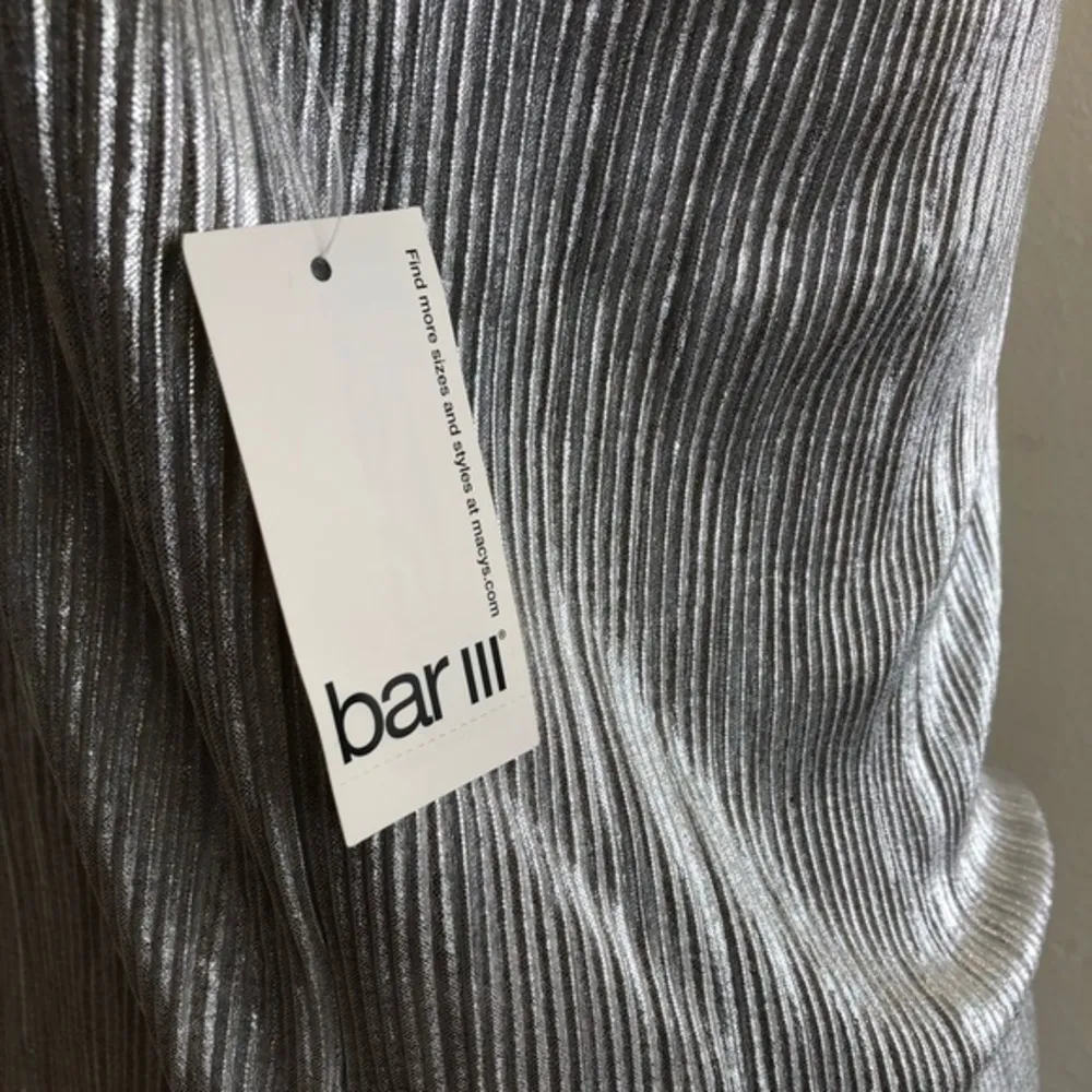 New Women’s Bar III Metallic Textured T-Shirt sz S - Image 5