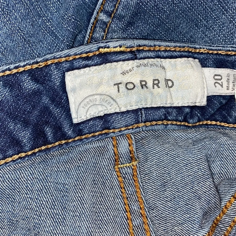 Torrid size 20 distressed jeans - Image 2