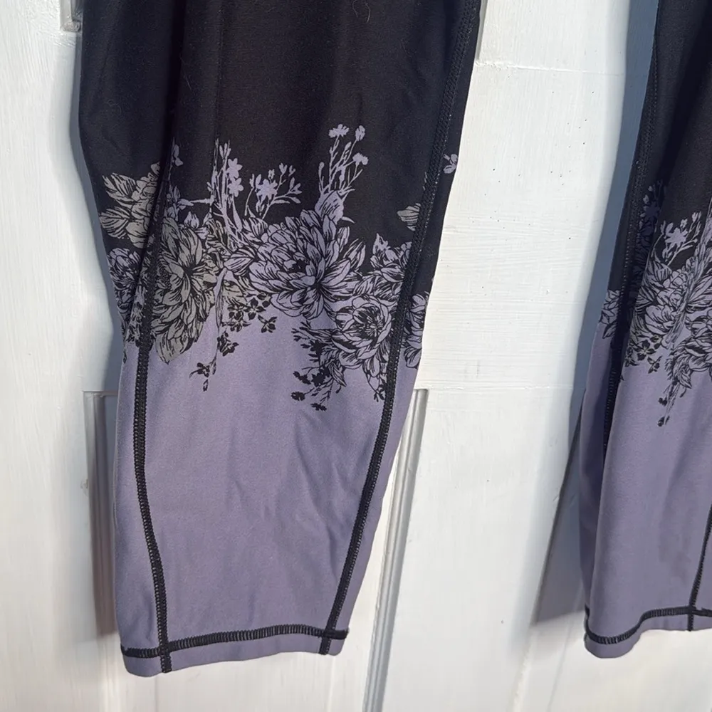 Torrid Black & Purple Floral Full length Wicking Legging W1173 Plus Size 4X - Image 4