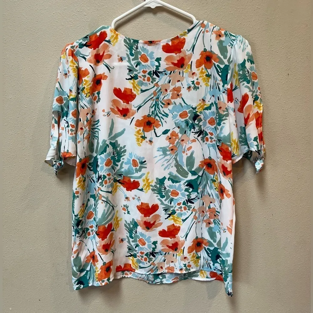 2/$12 Counterparts Red Poppy Floral Tie Sleeve Spring Blouse Size Small - Image 2