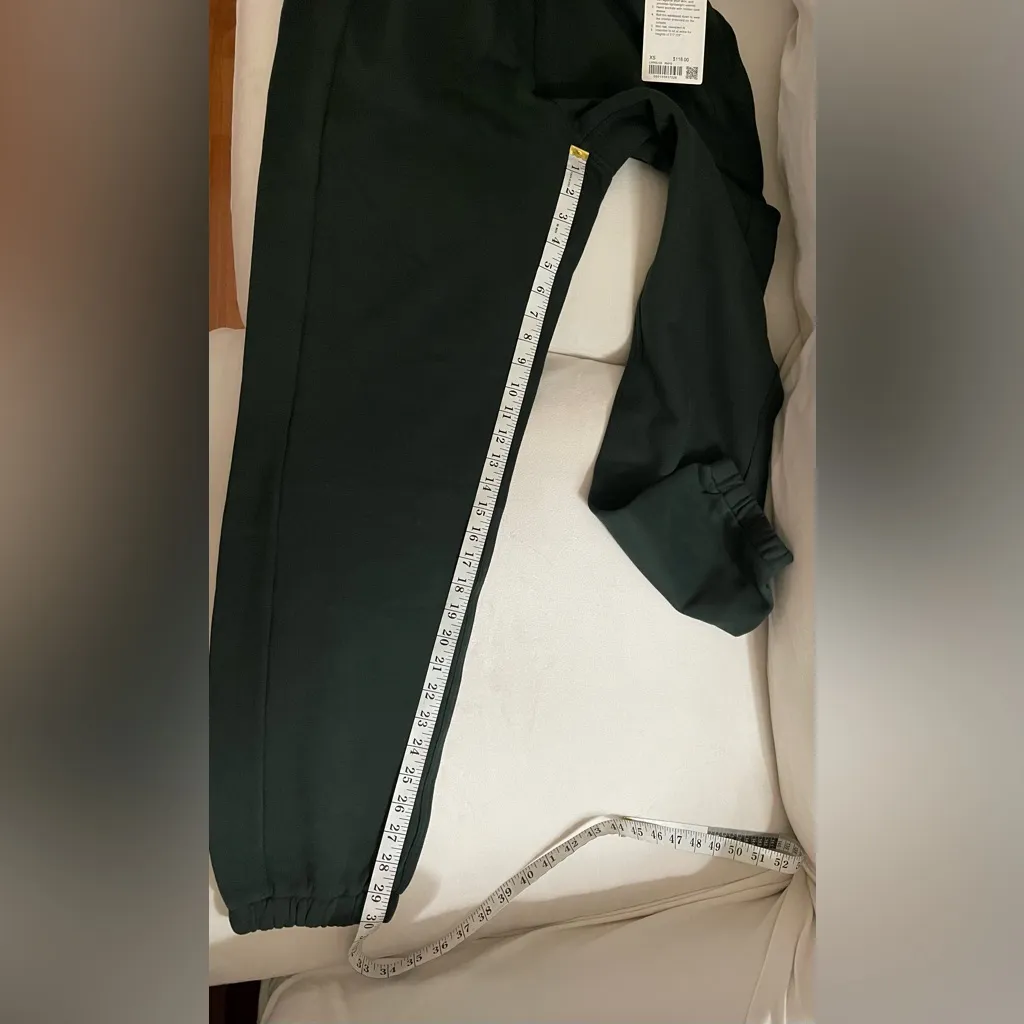 Lululemon NWT Scuba Mid Rise Oversized Fleece Joggers Forest Green Size XS - Image 9