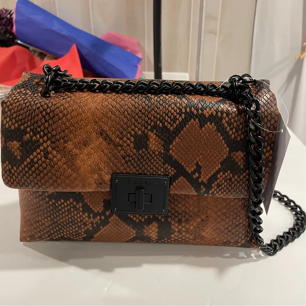 NWT black brown vegan snake print nicole miller mini dr bag crossbody chain - Image 5