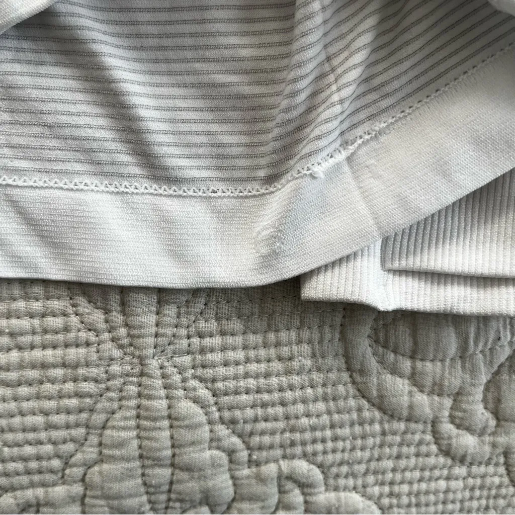 Lululemon white swiftly tech long sleeve size 6 - Image 2