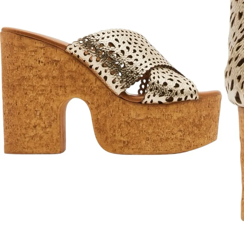 Steve Madden NWTs NIB Saffron Leather Lining Wedge Gold Platform Sandals size 9 - Image 3