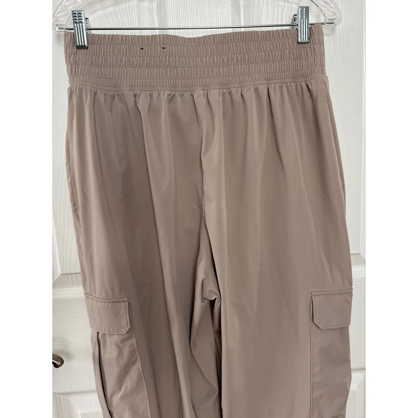 Abercrombie YPB Deep Motion Tek Cargo Jogger Pants Ultra High Rise large - Image 4