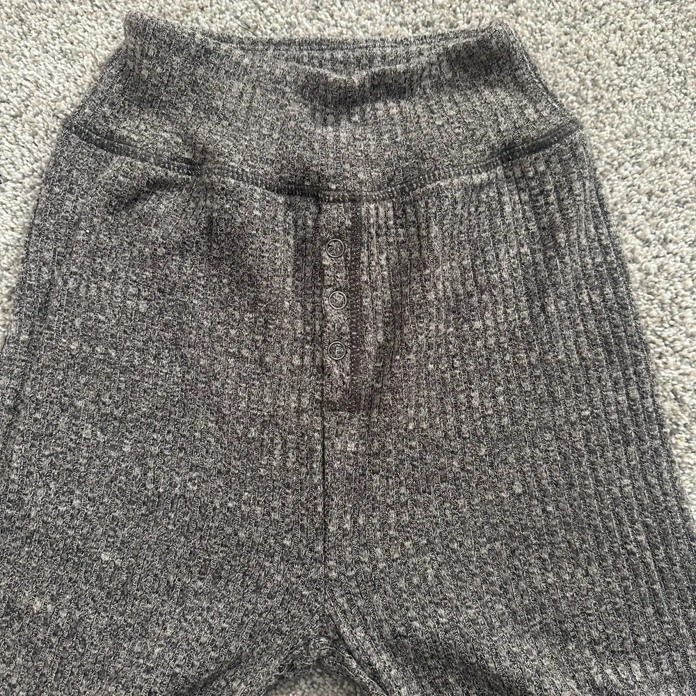 Aerie Gray Knit Leggings - Image 2
