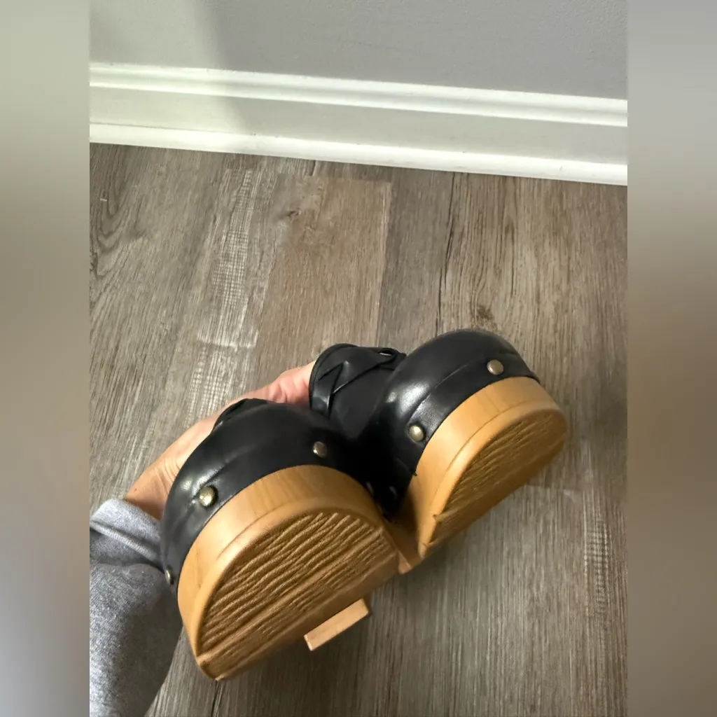 Clark’s Artisan Ledella Meg Black Leather Clogs Mule Heels Wooden Heel Size 6 - Image 6