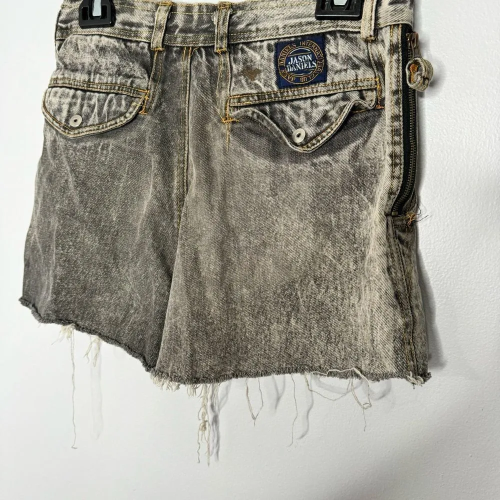 Vintage Jason Daniel’s gray acid wash Jean shorts Gray Size undefined - Image 4