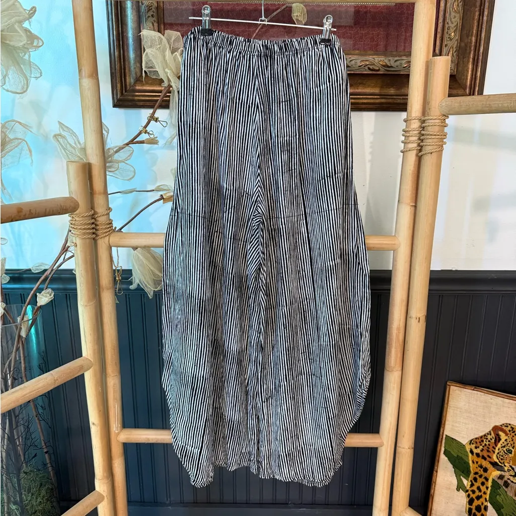 Lyng Black and White Pants and Shirt Bohemian Lagenlook Set ~ Sz M/L 🧡🍄 - Image 5