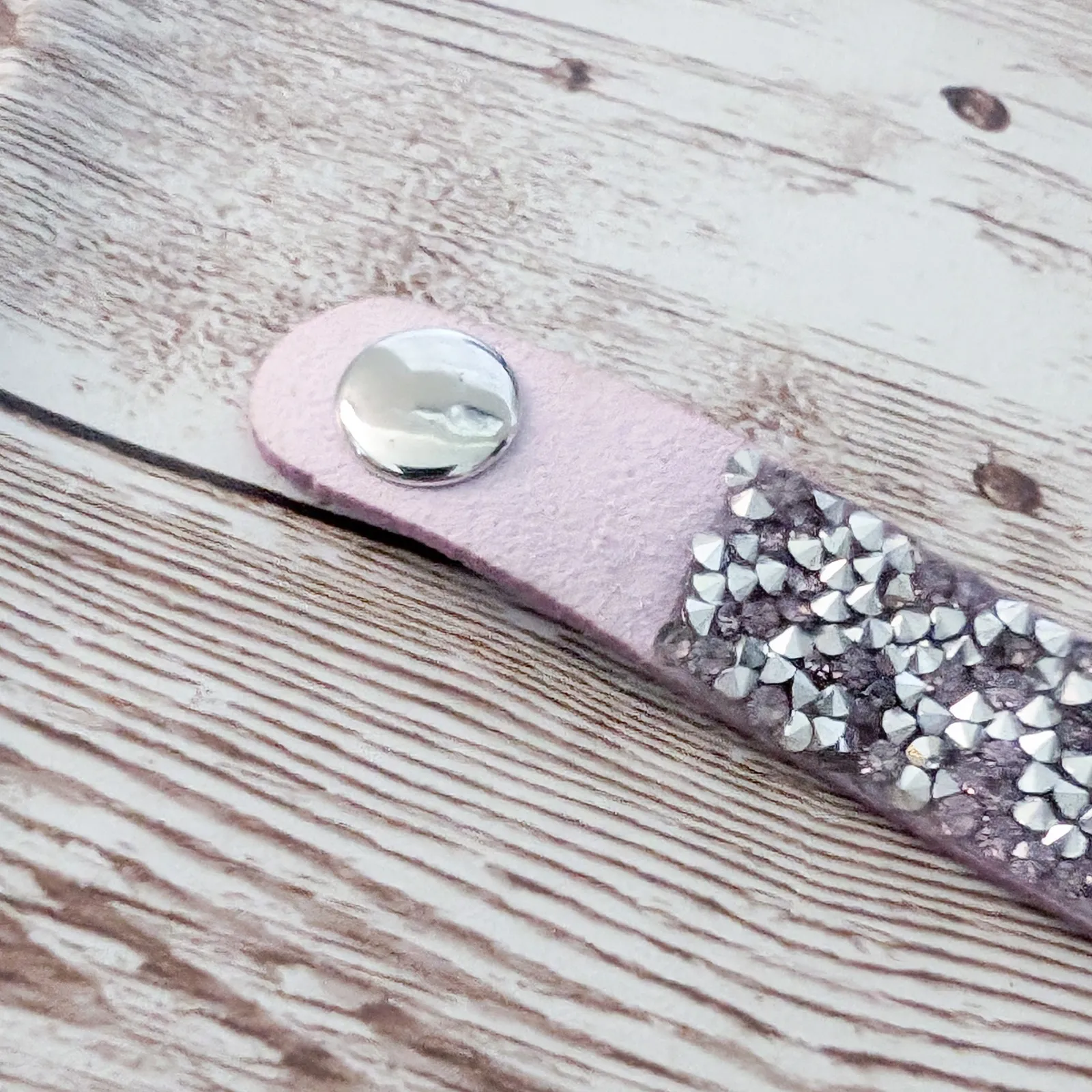 Lilac/Silvery Tone Bracelet - Image 4