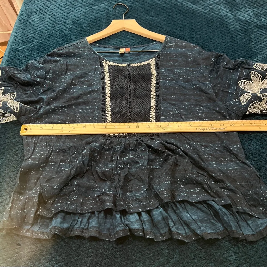 Pilcro Orchid Embroidered Flutter‎ Sleeve Midnight Blue Floral Blouse Boxy XS - Image 15