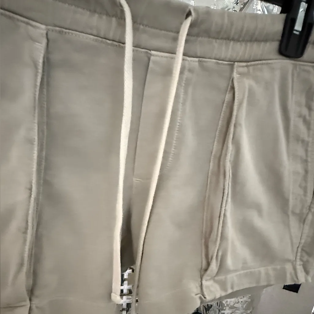 James Perse  Women's Athletic Tan Shorts - Image 3