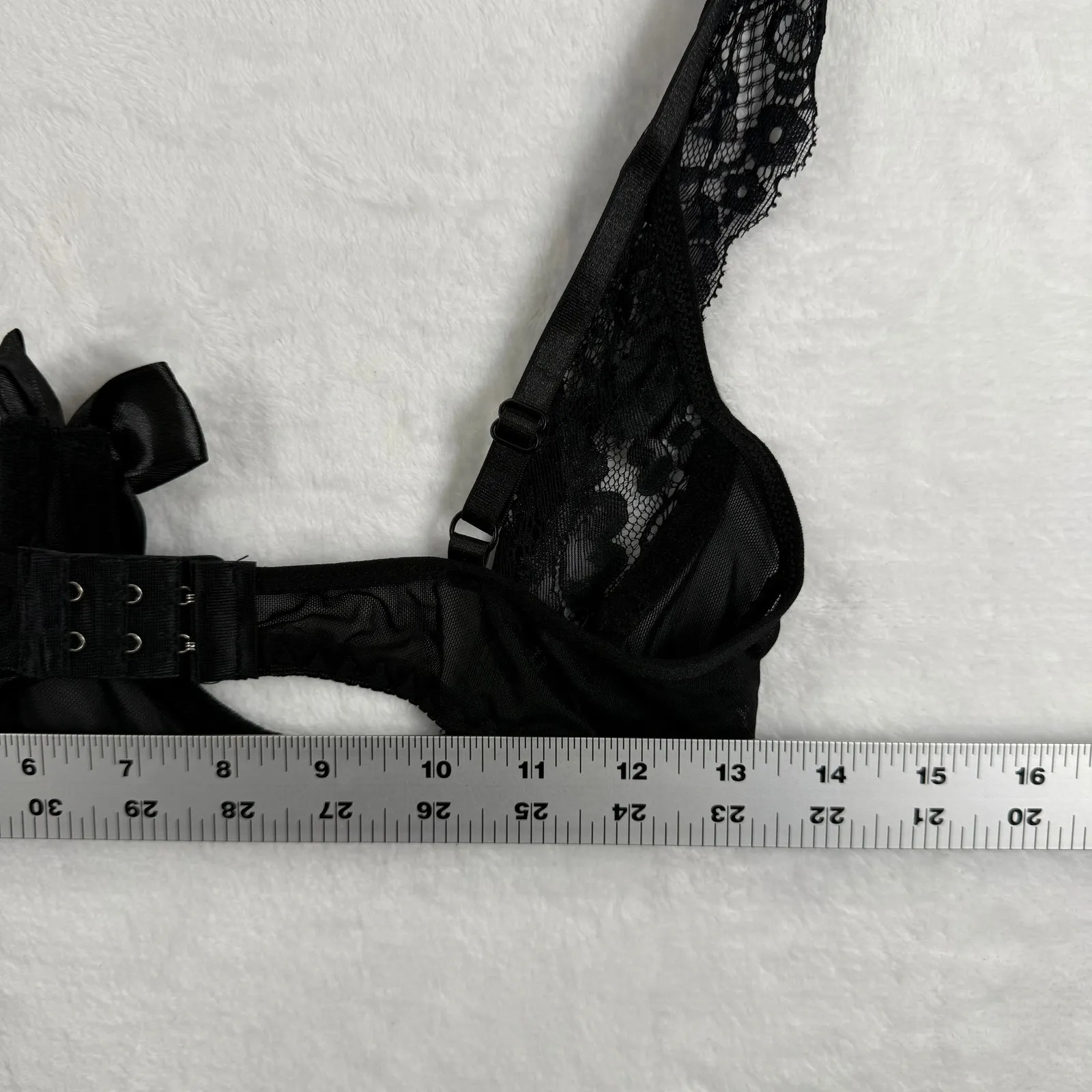 NWOT Fredericks of Hollywood Black Lace Open Cup Bra with Bow Detail Size undefined - Image 4