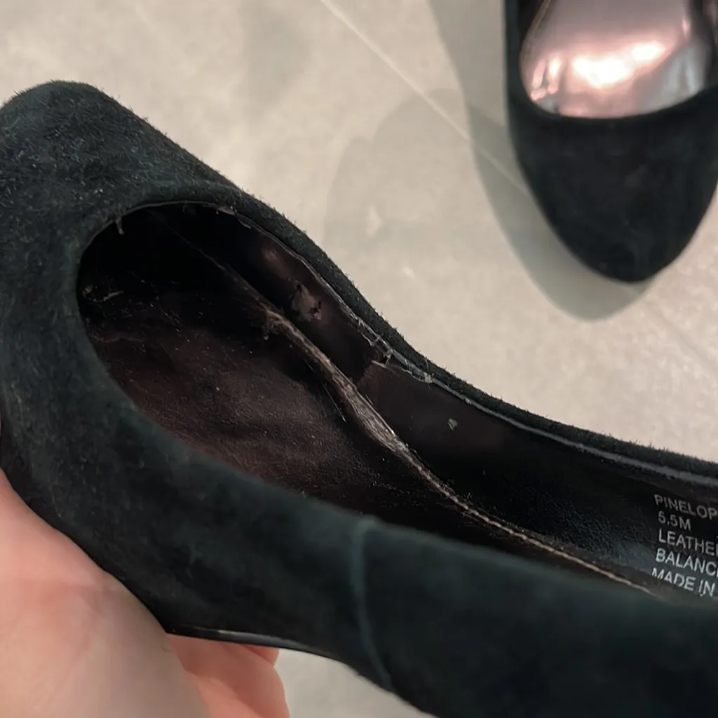 Steve Madden women size 5.5 black suede alike closed shoes kitten heel - Image 13