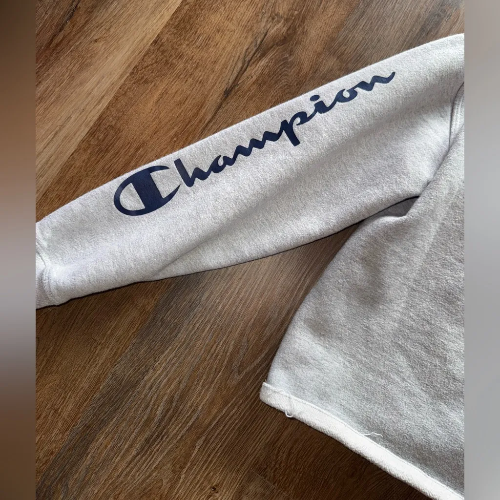 Champion Women's Light Gray Hoodie - Image 2