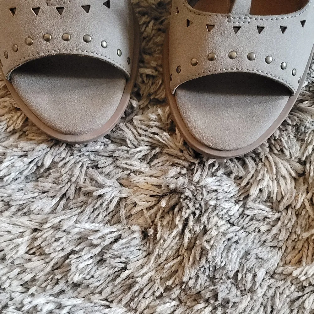 BKE Sole Taupe Suede Siren Open Toe Lace Up Heeled Sandals 7.5 - Image 5