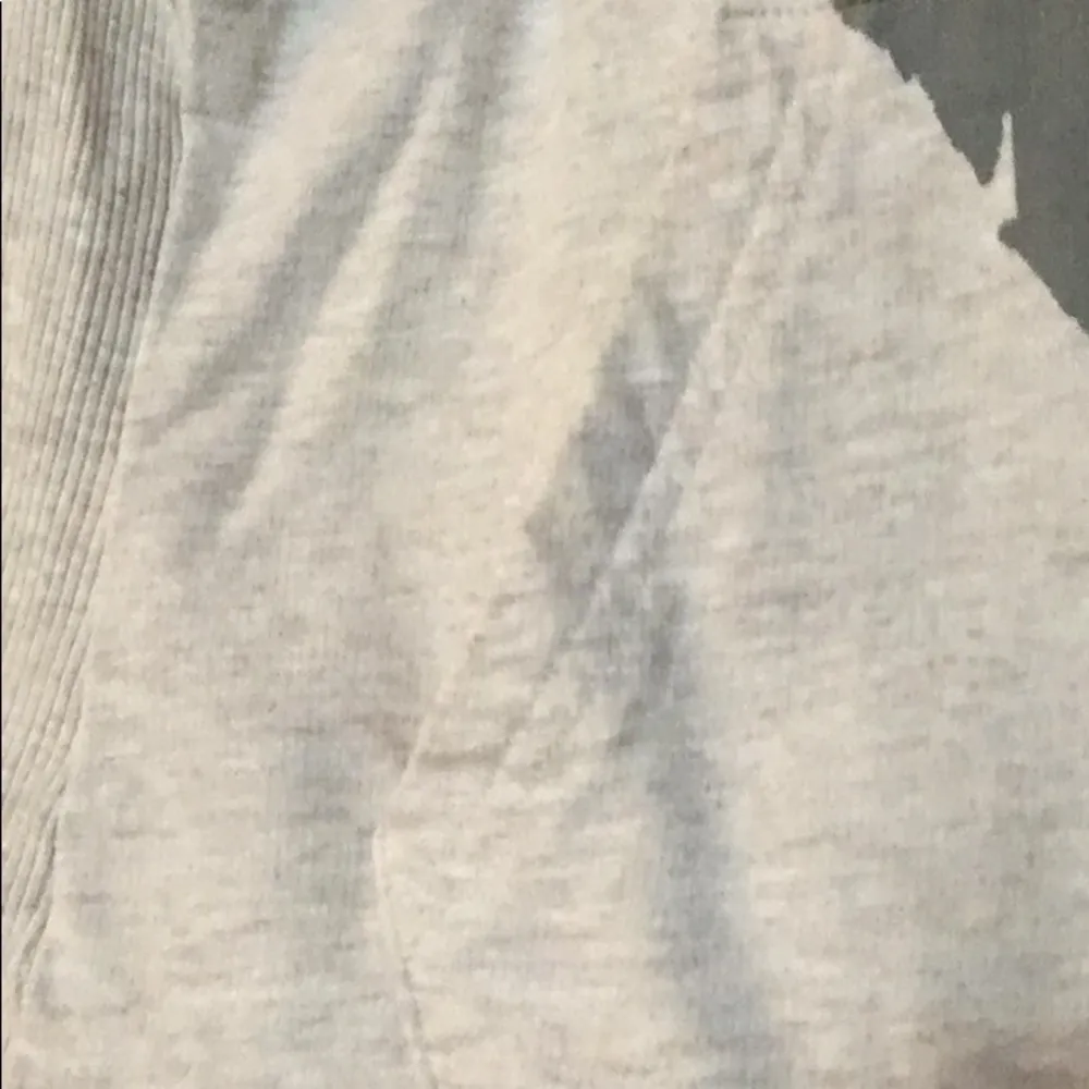 Princess Vera Wang Hooded Zip Up Heart Graphic Embellished Vest Gold Size M - Image 9