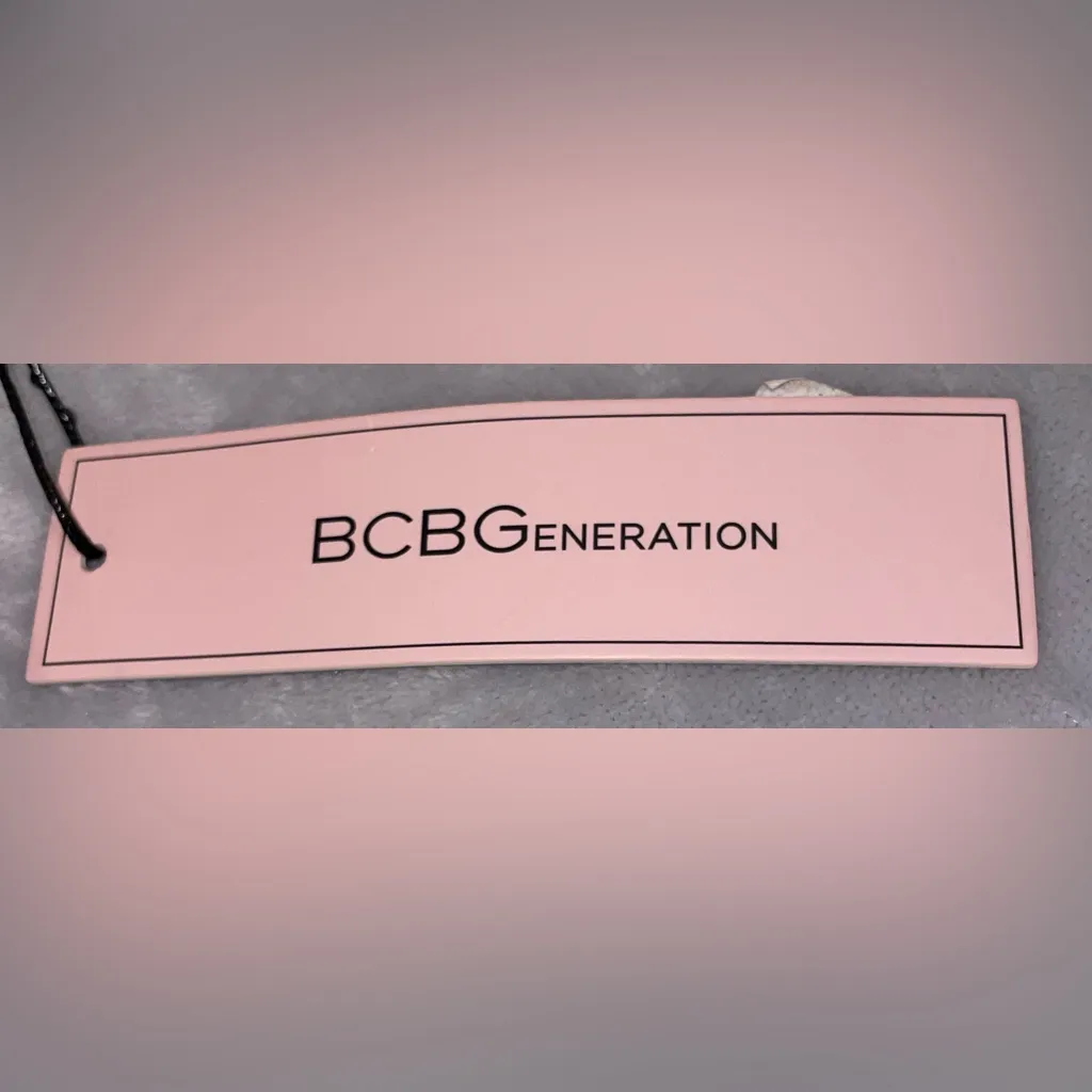 BCBGeneration NWT White Satchel/Crossbody Chunky Black Chain Chic Classic Y2K - Image 13