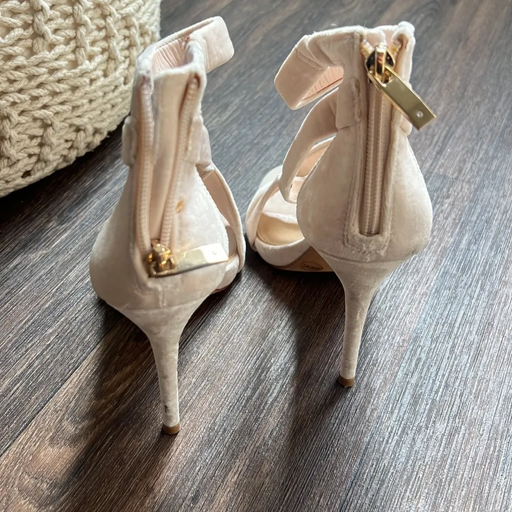 Vince Camuto Velvet Heels - Image 4