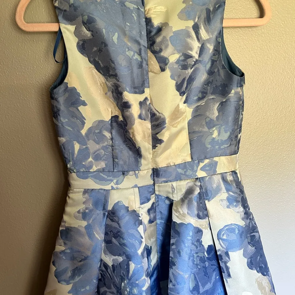 Blue floral dress - Image 4