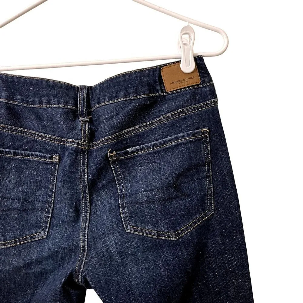 American Eagle dark wash demin jeans tomgirl style comfortable casual pants Blue Size 4 - Image 5