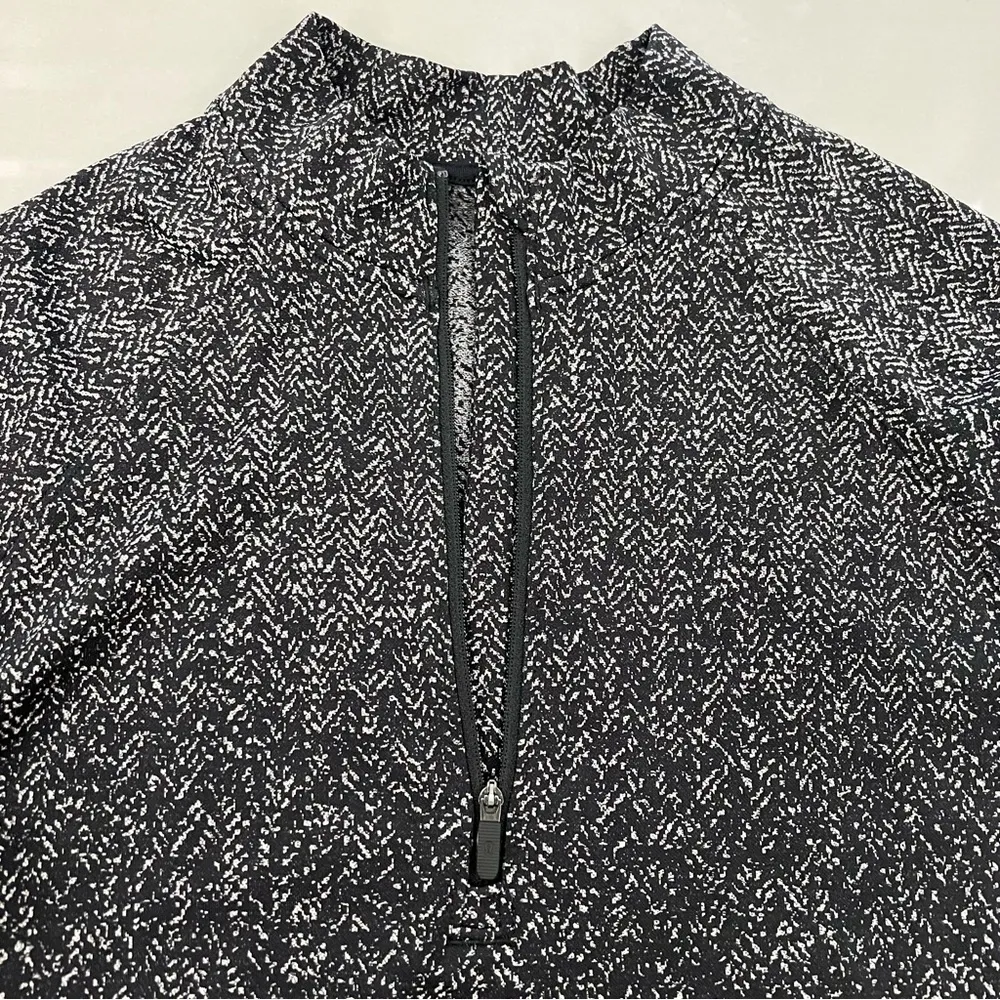 Lululemon Rest Less Cropped 1/2 Zip
Herringbone Fade Black/White - Image 7