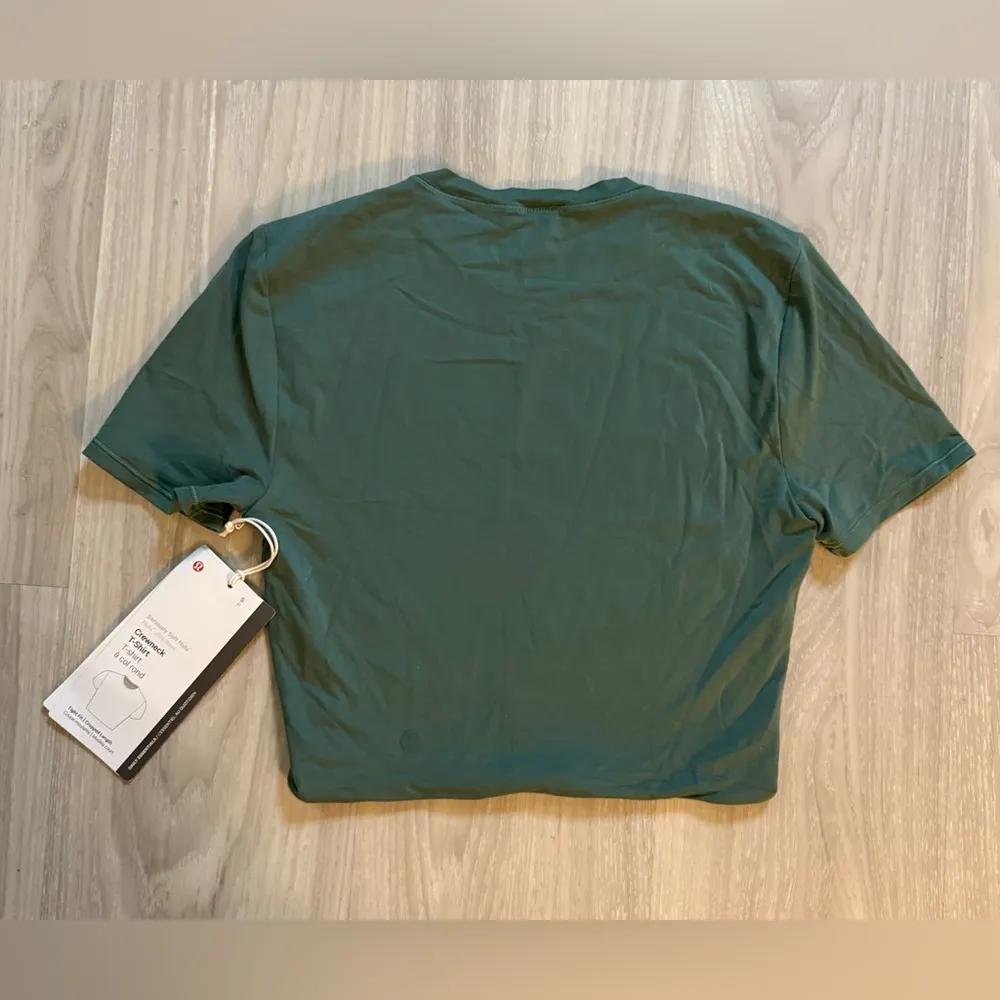 Retired Lululemon Nulu Crewneck Cropped T-Shirt Medium Forest Green Rare Sz S - Image 8