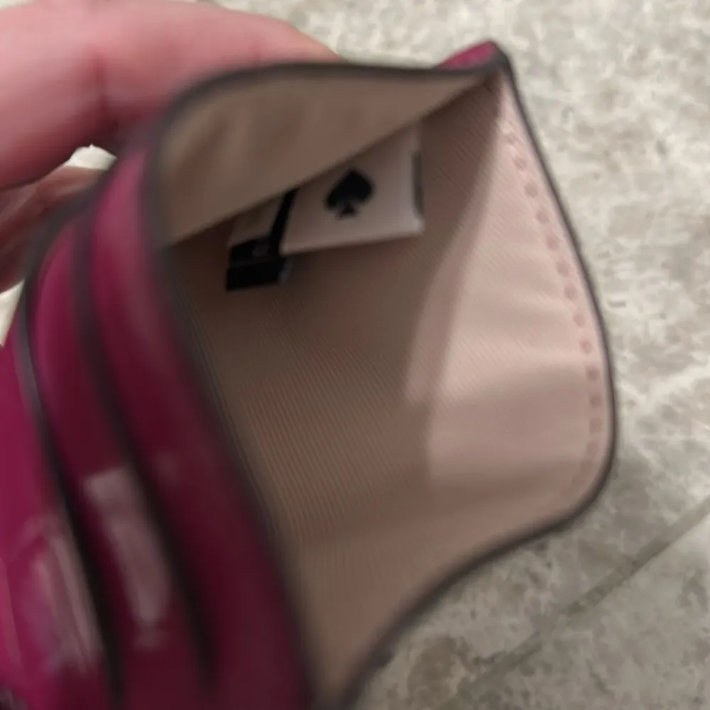 Kate Spade Sylvia Croc-Embossed Cardholder Berry Blitz - Image 9