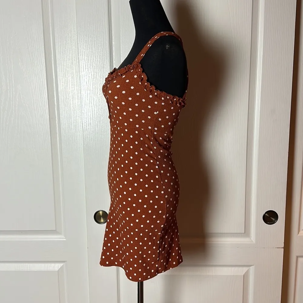 URBAN OUTFITTERS VIVENNE BROWN POLKA DOT BODYCON DRESS - Image 2