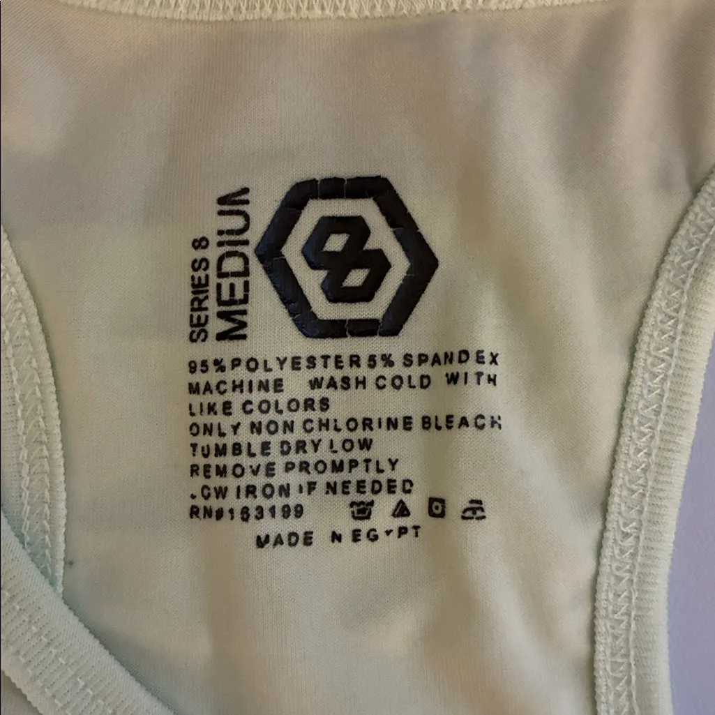 Women’s light green sports bra size medium - Image 2