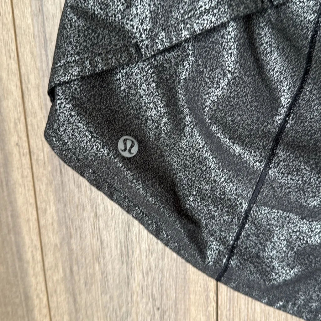 Lululemon Speed Up Shorts Foil Size 10 Tall - Image 6