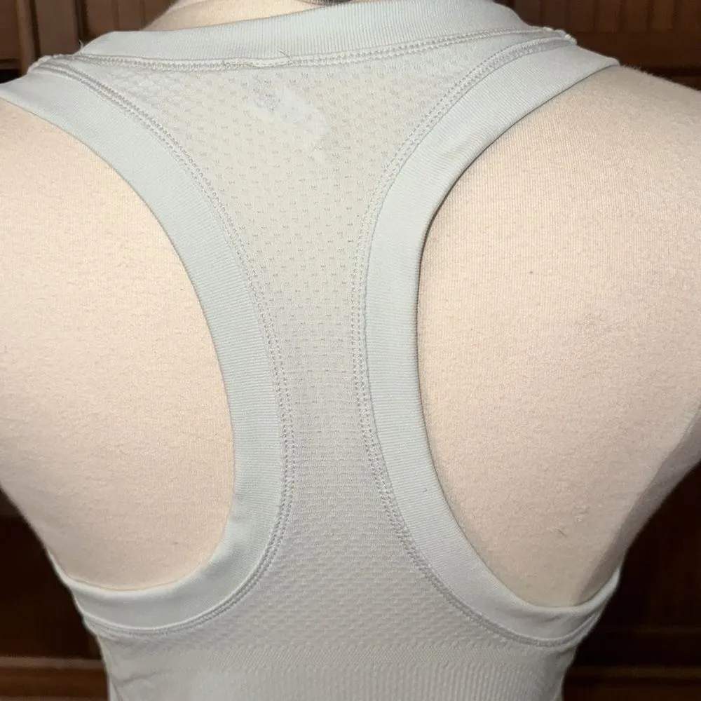 Athleta Racerback Sleeveless Tank with Stay Put Hem, Sz Small - Image 4