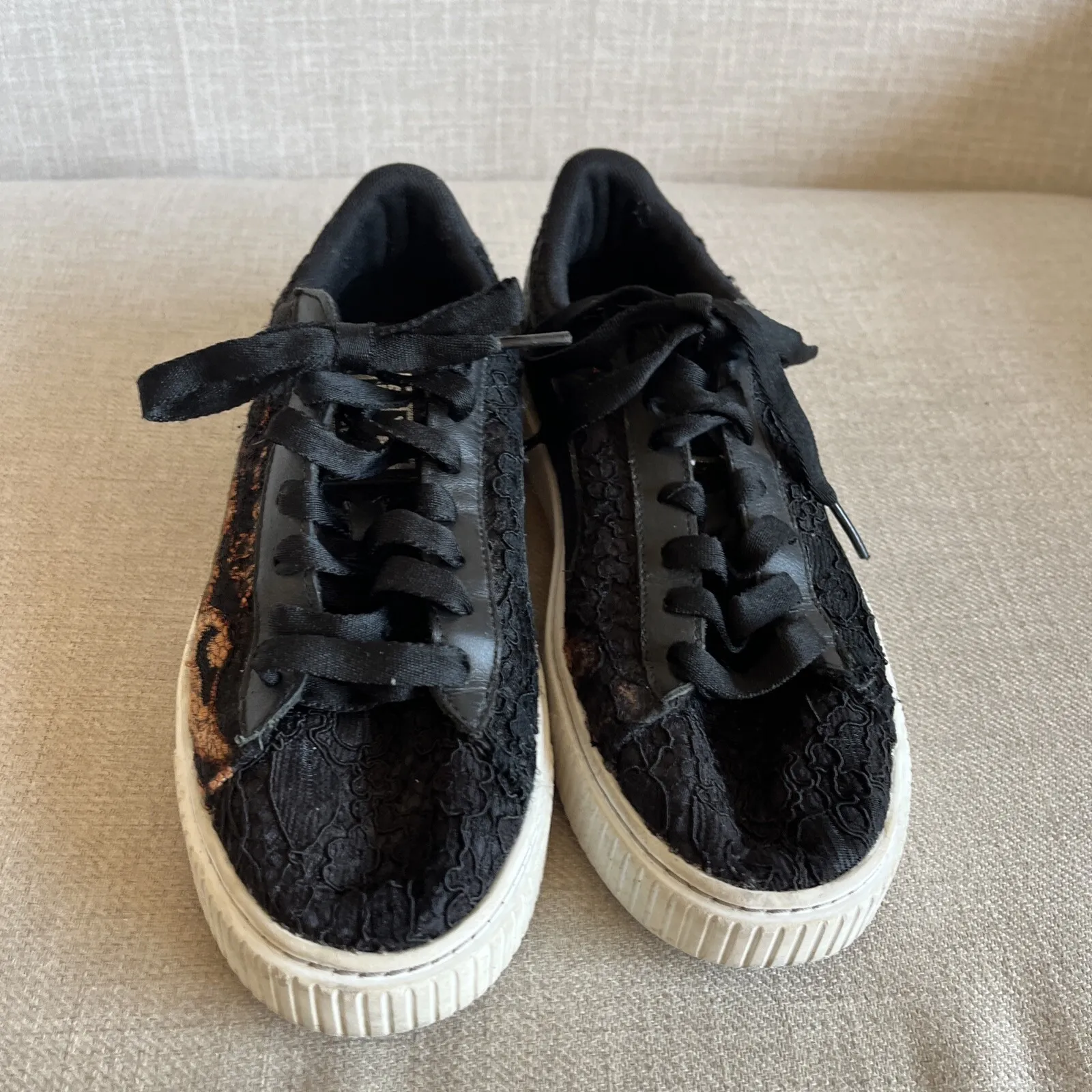 Puma Size 8.5 Woman's Black Lace Floral Basket Classic Platform Sneakers Lace Up - Image 2