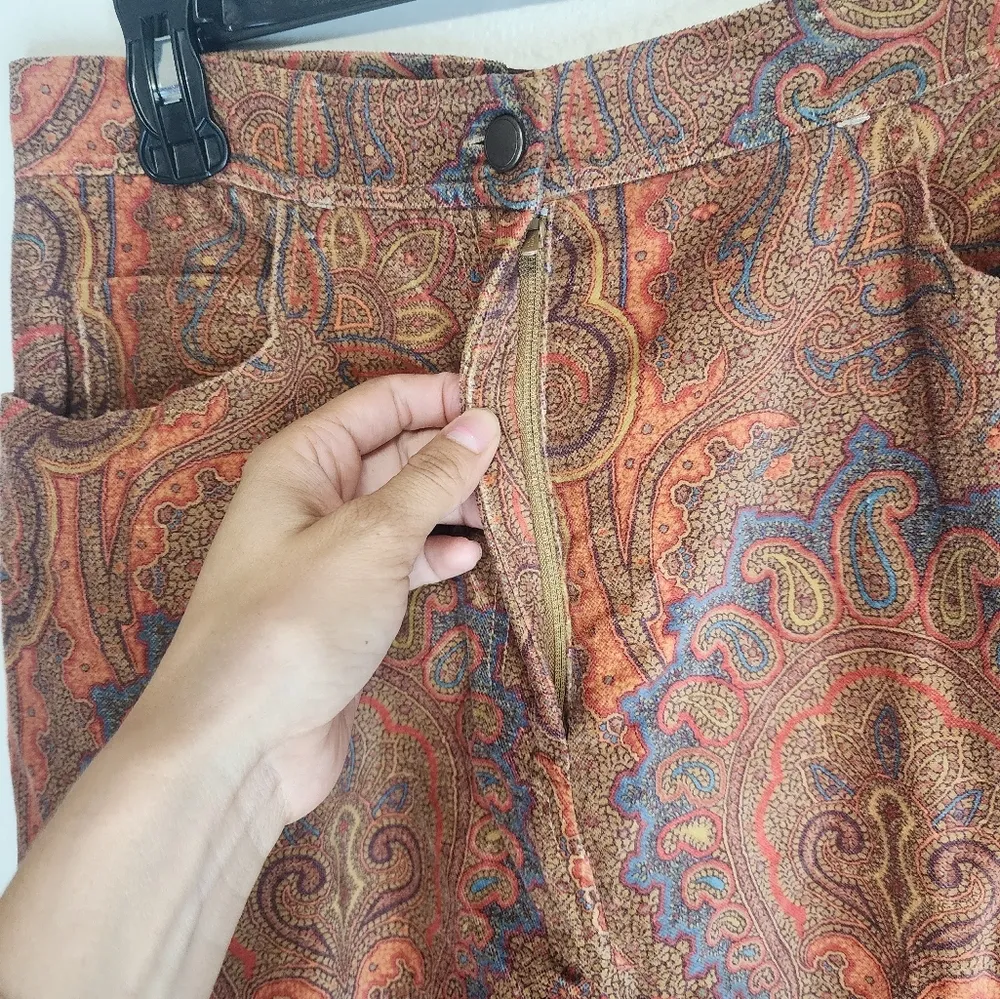 Vintage Carlisle paisley velvet high-waisted pants - Image 3