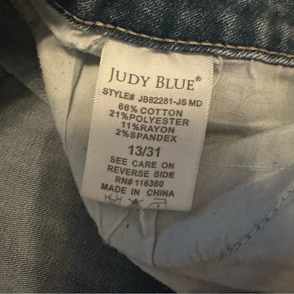 Judy Blue High Waist Destroyed Boyfriend denim jeans size 13/31 - Image 9