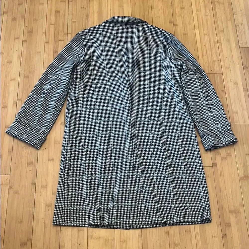 Sanctuary Black and White Blazer with Classic Notched Lapels - Image 3